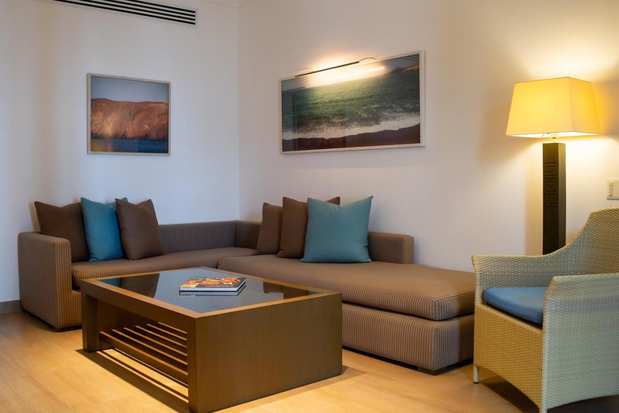 Hotel Paracas, A Luxury Collection Resort, Paracas Exteriér fotografie A living room at the resort